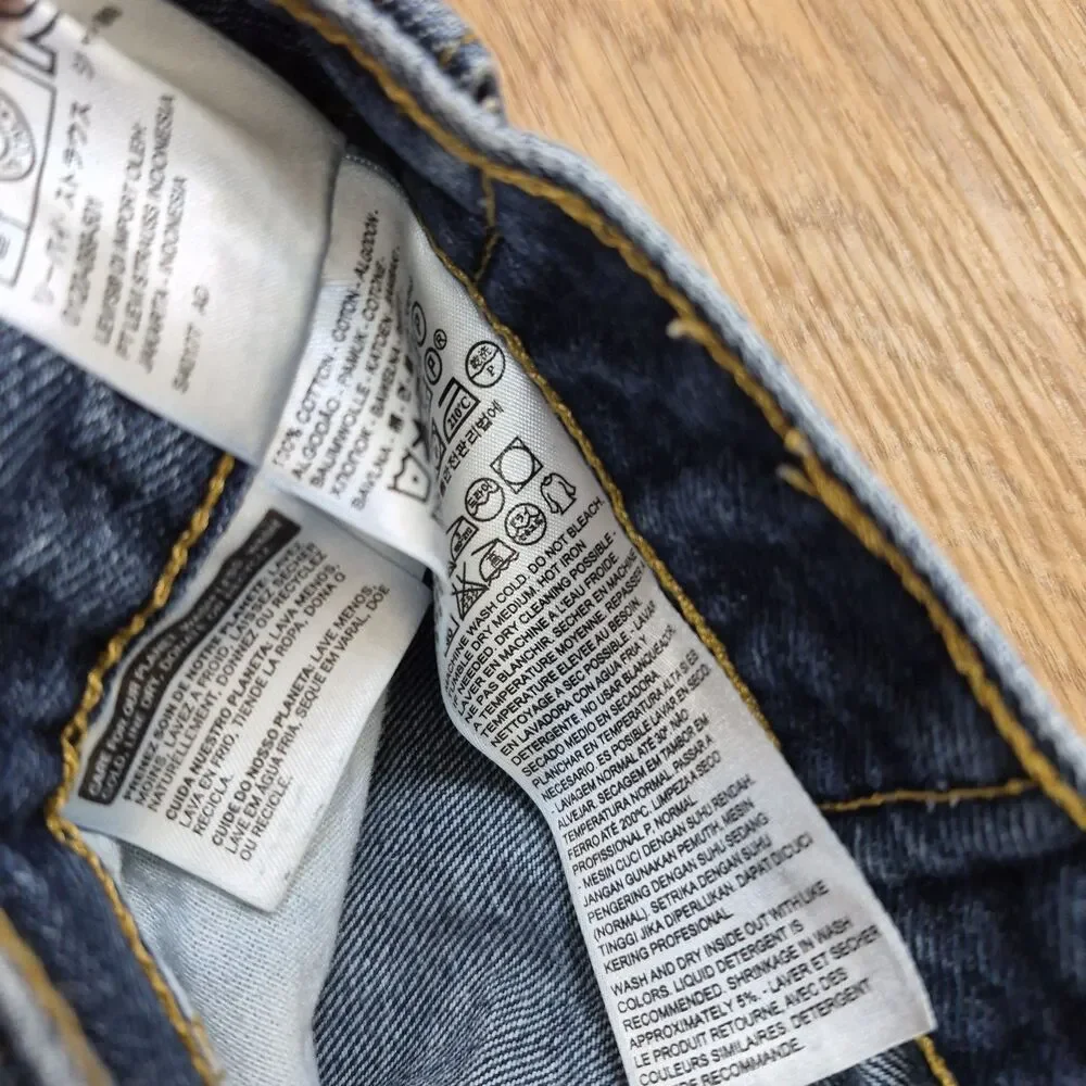 Levis tag says